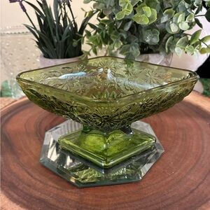 Vintage Indiana Glass Bowl in Green. Diamond Shape with Beautiful Floral detail.
